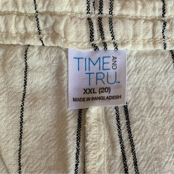 TIME AND TRU Woman’s Creamy or Off White & Black Stripe Draw String Pants - Picture 9 of 11